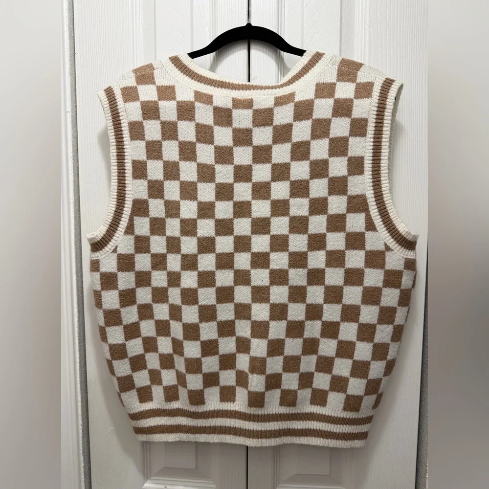 Abound‎ Cream and Brown Knit Sweater Vest